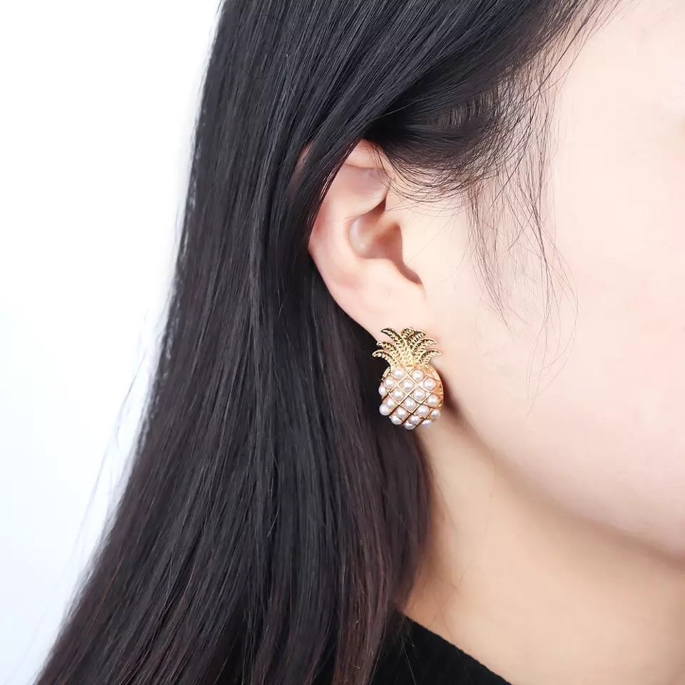 'Make the Cut' Pineapple Pearl Bead Accent Earring - Picture 4 of 8